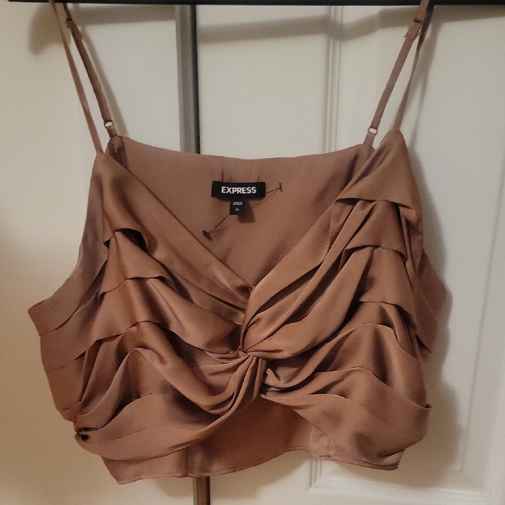 SET! Express Women's Mauve Ruffled Crop Top And Matching Pants.